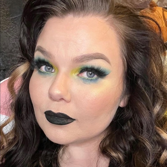 Meet your Posher, Ashley - Picture 1 of 4